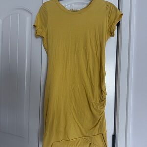 LA MIEL Mustard Short Sleeve side ruched dress